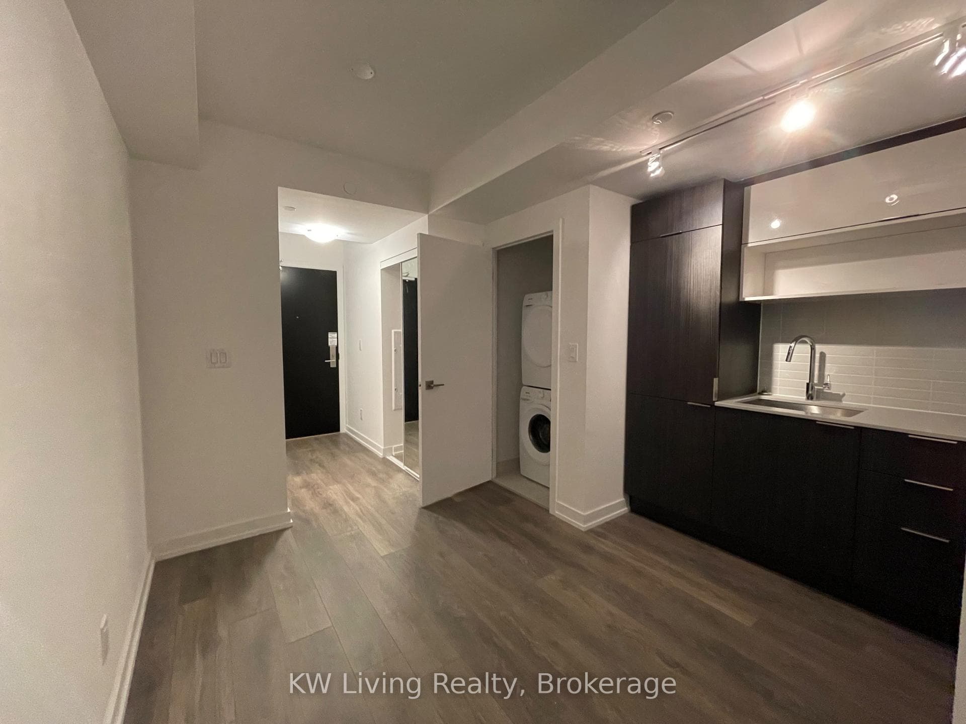 159 Wellesley Street Unit 2102 photo 15