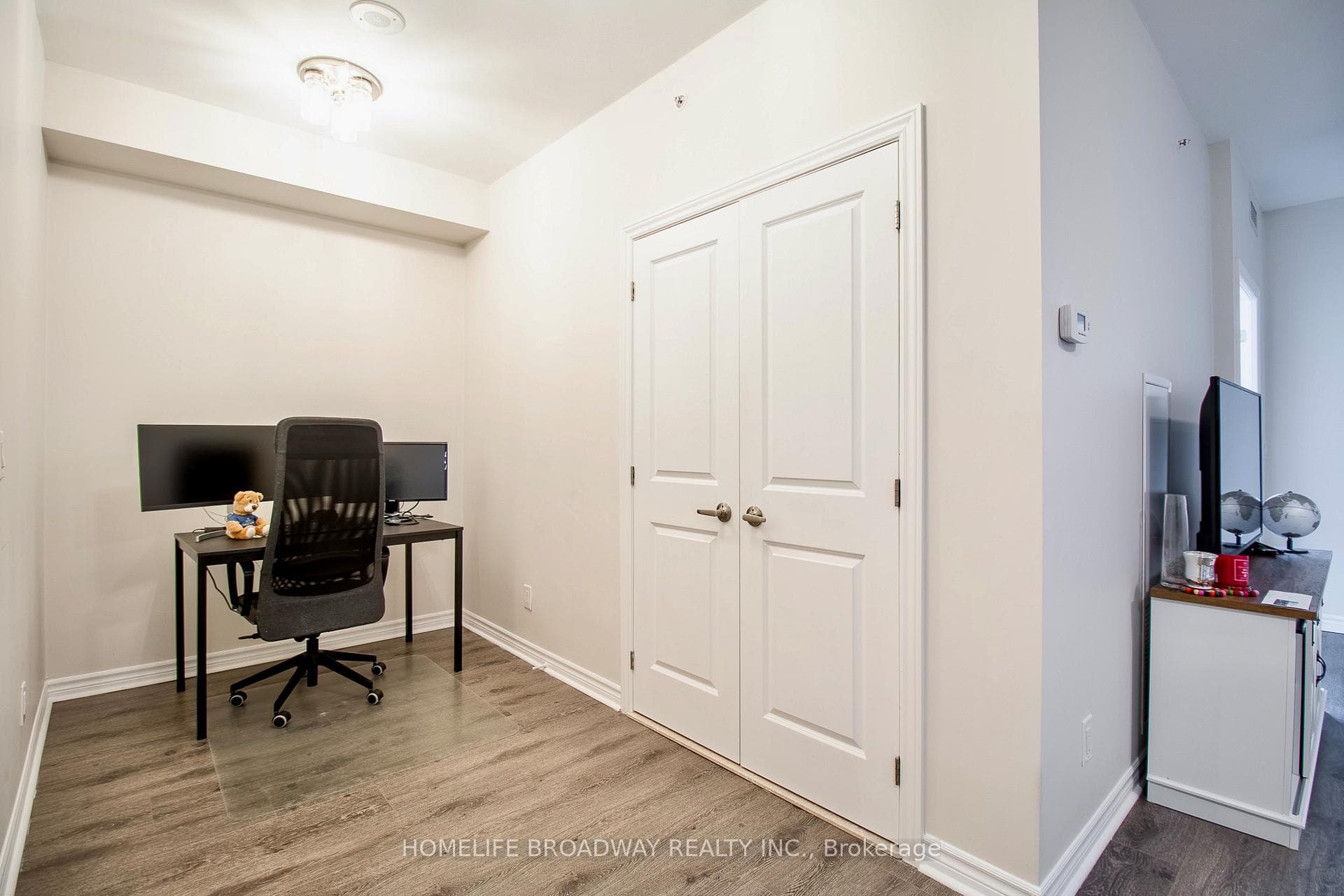 9255 Jane Street Unit 815 photo 16