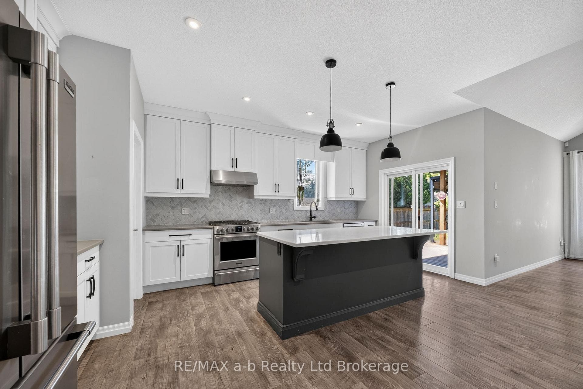 241 Wilson Avenue photo 9