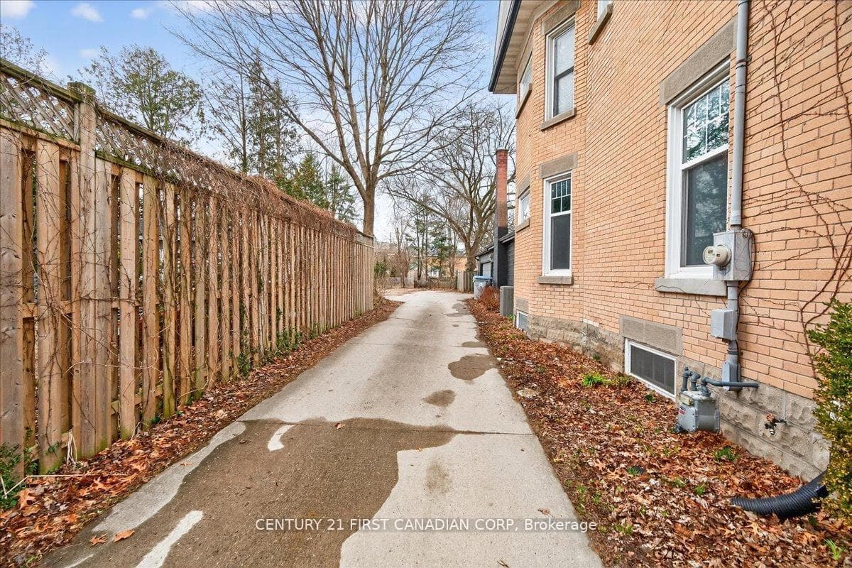 18 Colborne Street photo 41