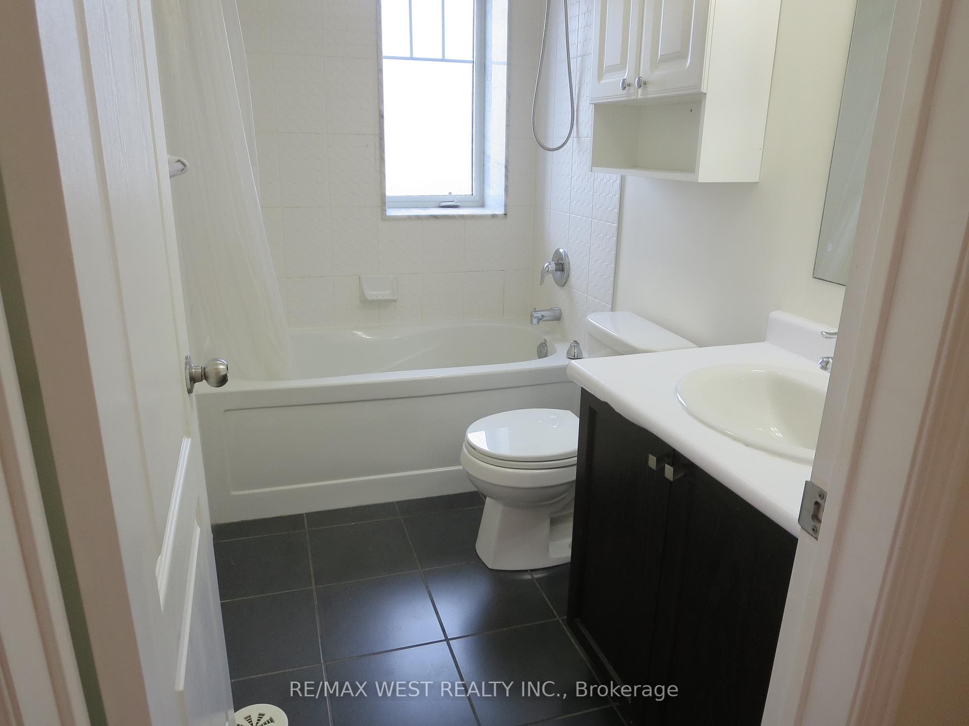 2nd washroom