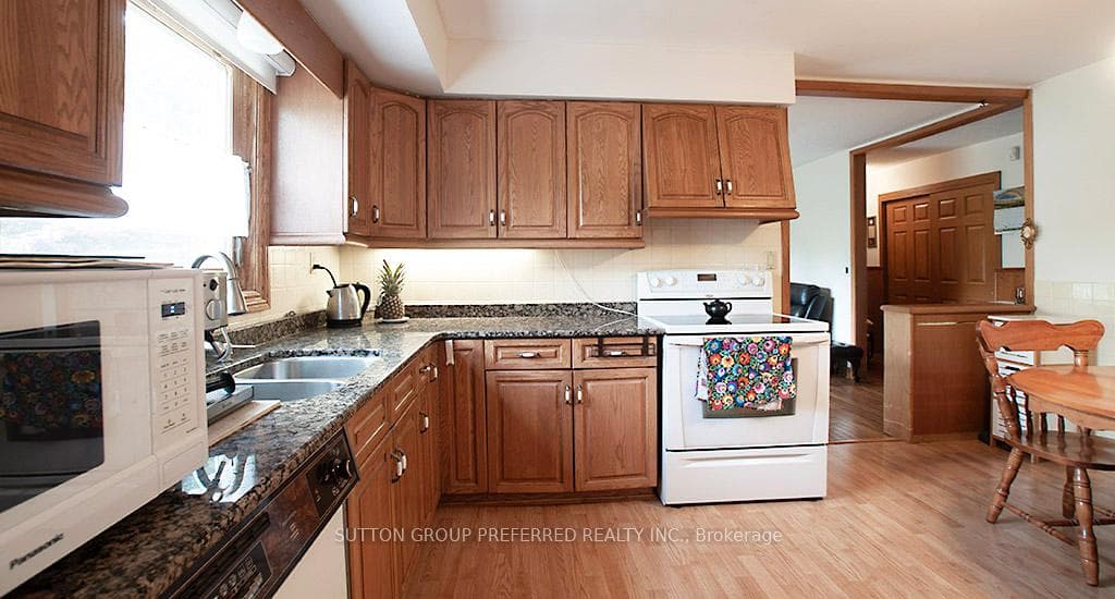 802 Phyllis Street photo 5