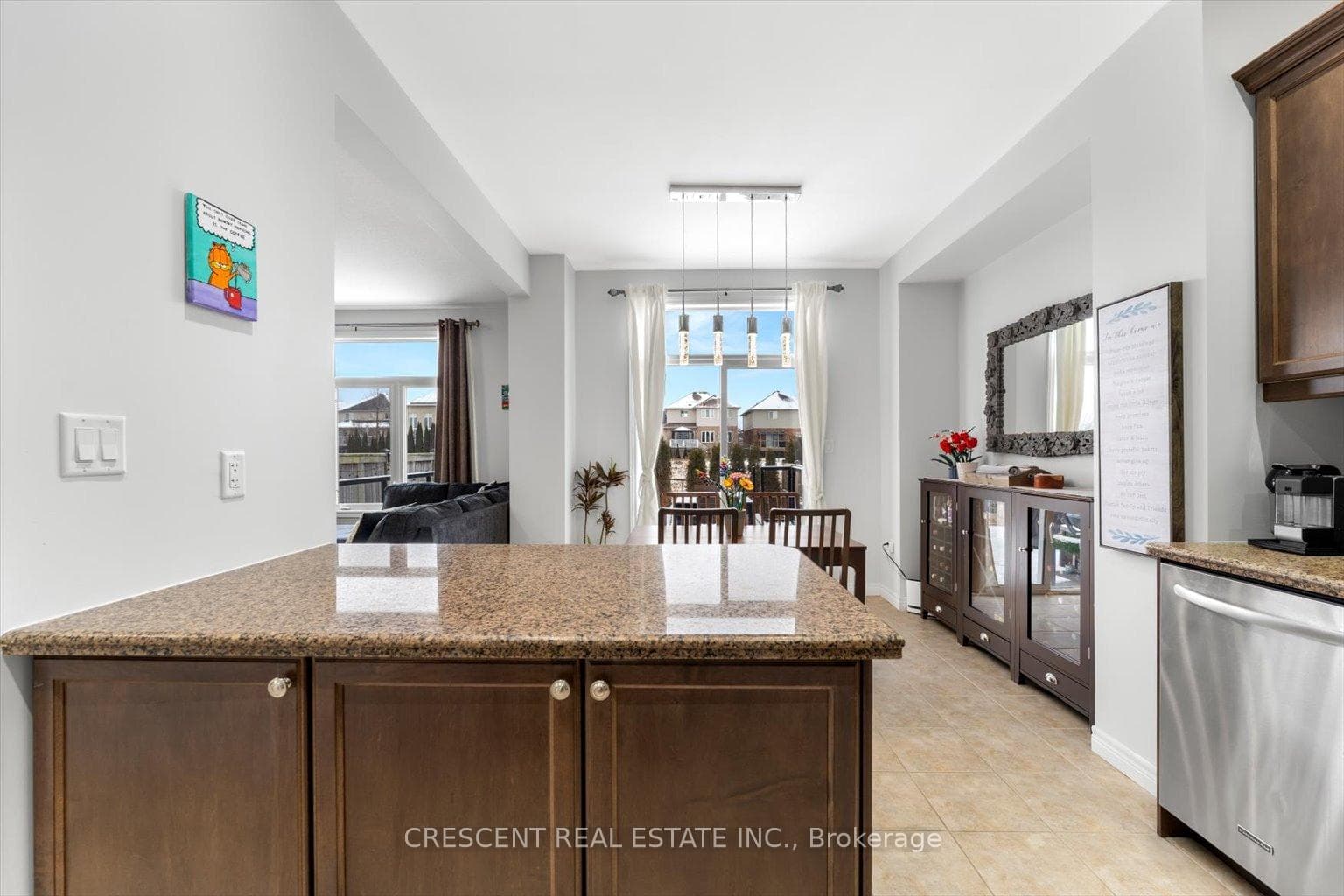 28 Irwin Avenue photo 9