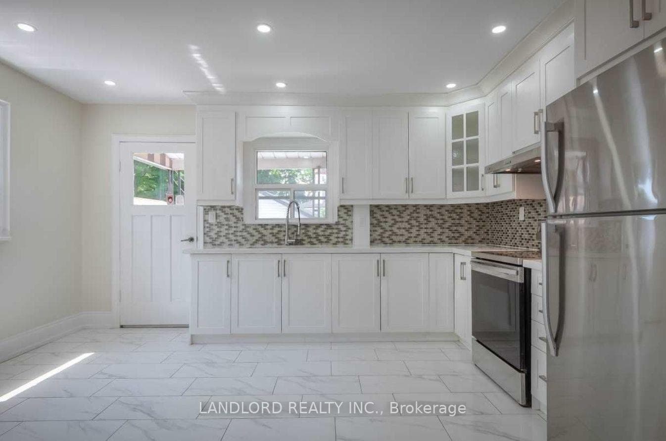 56 Bicknell Avenue Unit Main photo 3