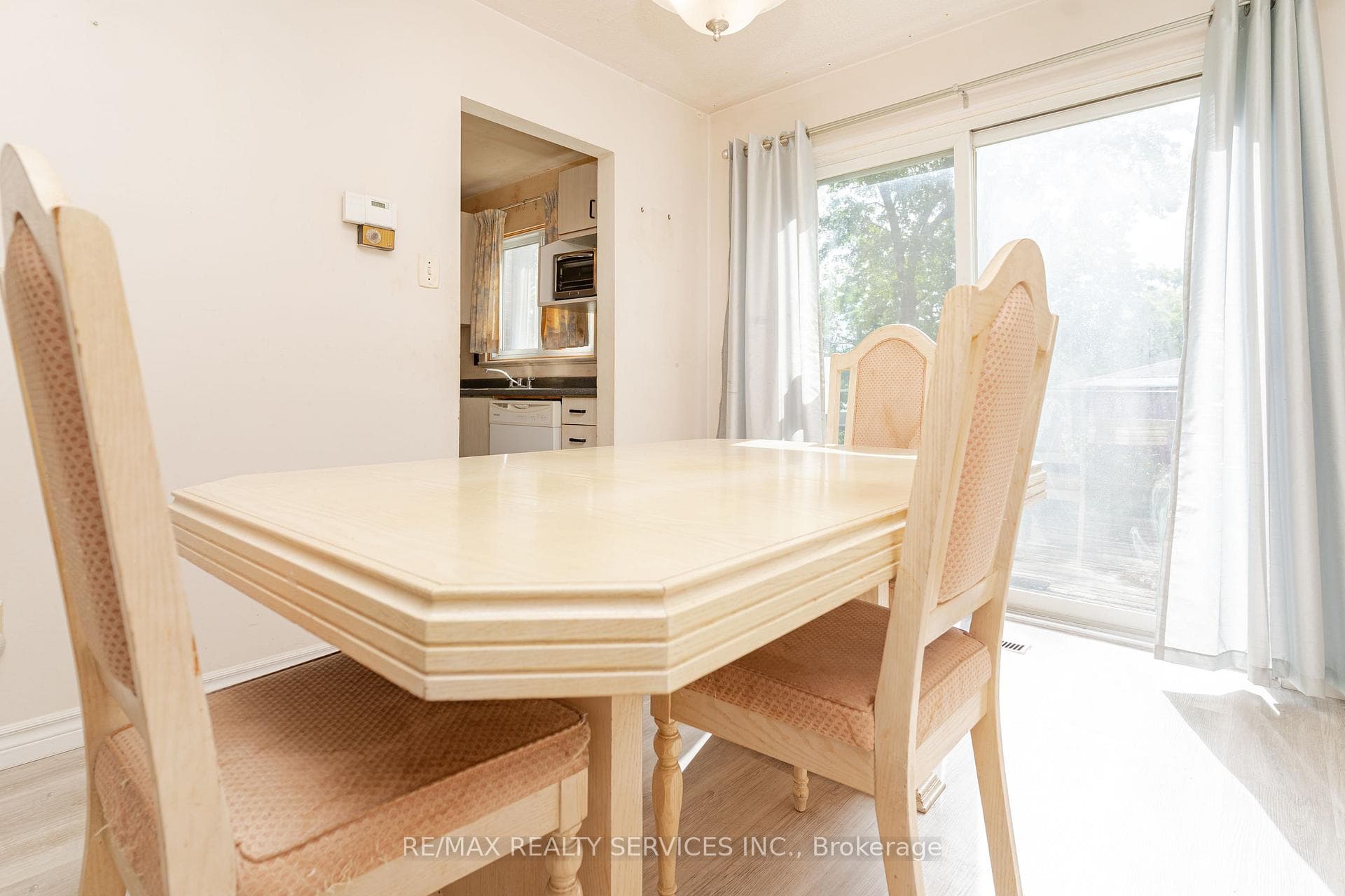 92 Forsythia Road photo 9