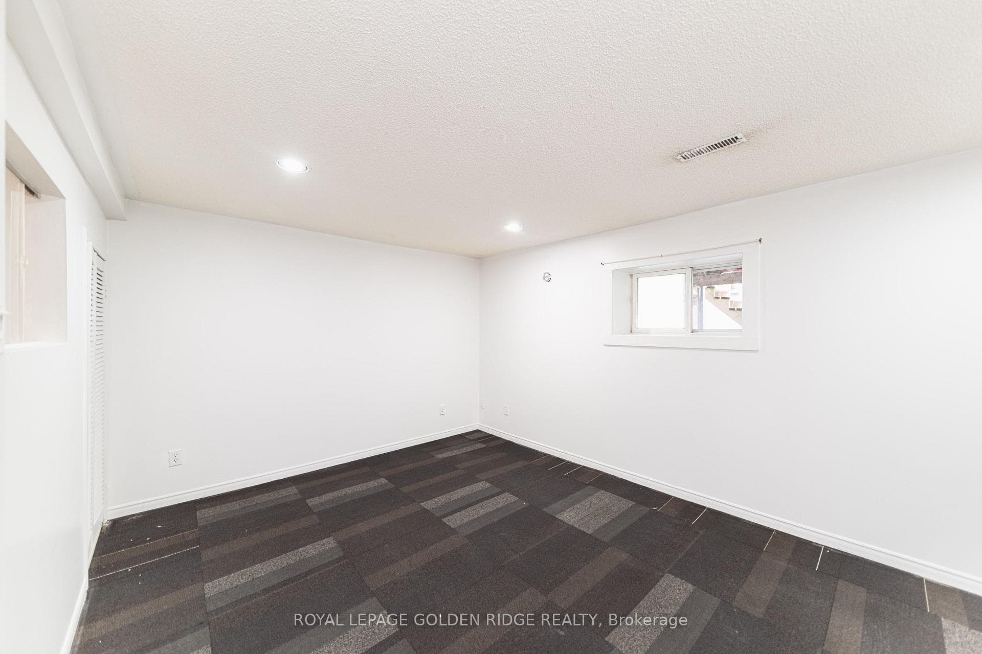 7 Split Maple Court photo 34