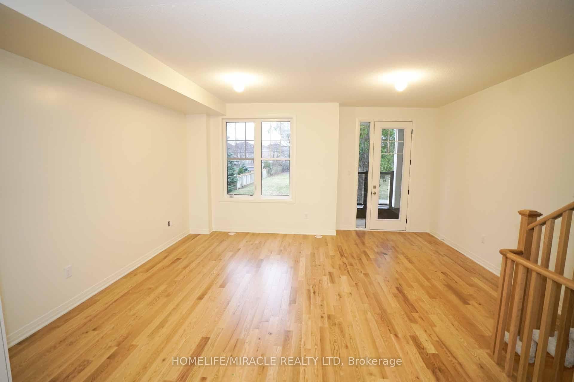 1561 Green Road photo 22
