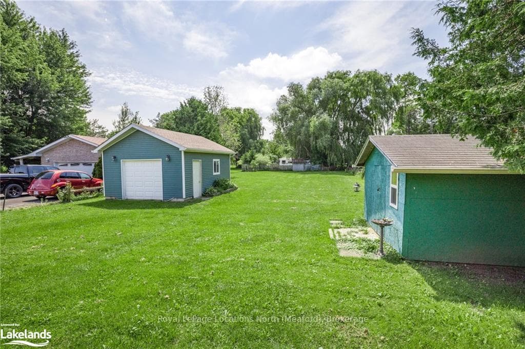 225 CHRISTOPHER Street photo 26