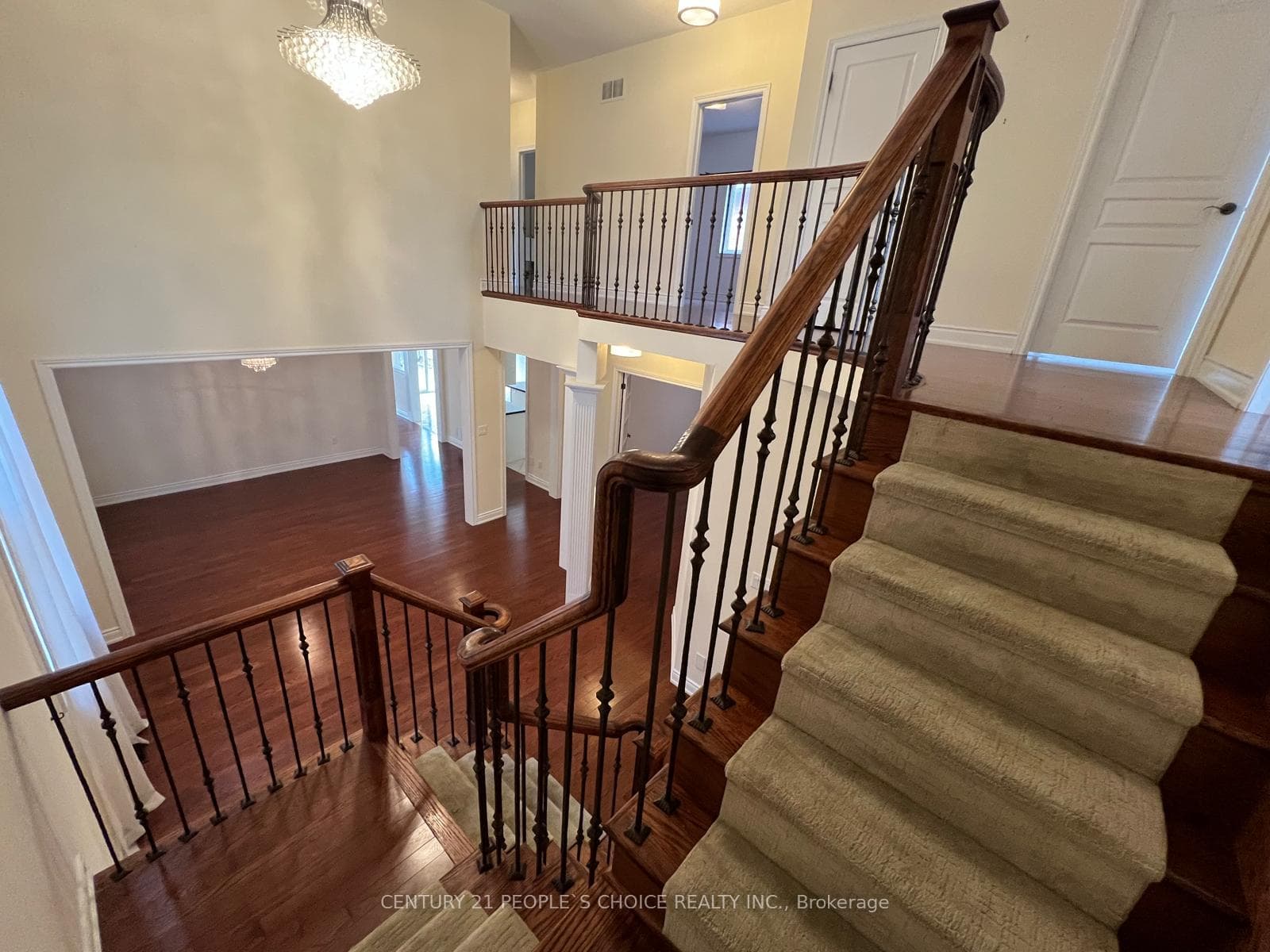 19 ANTORISA Avenue Unit Upper photo 11