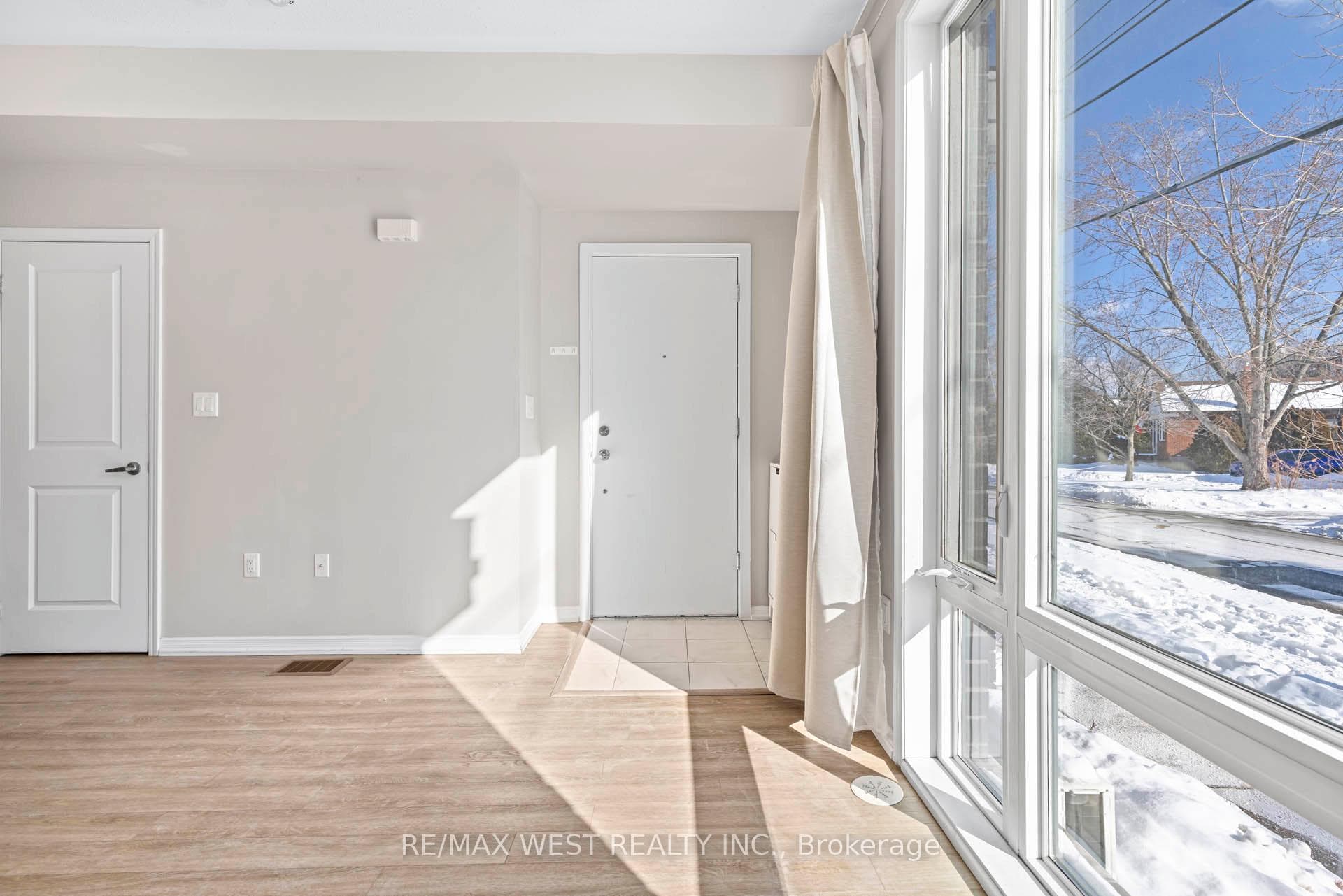 26 Fieldway Road Unit 31 photo 9