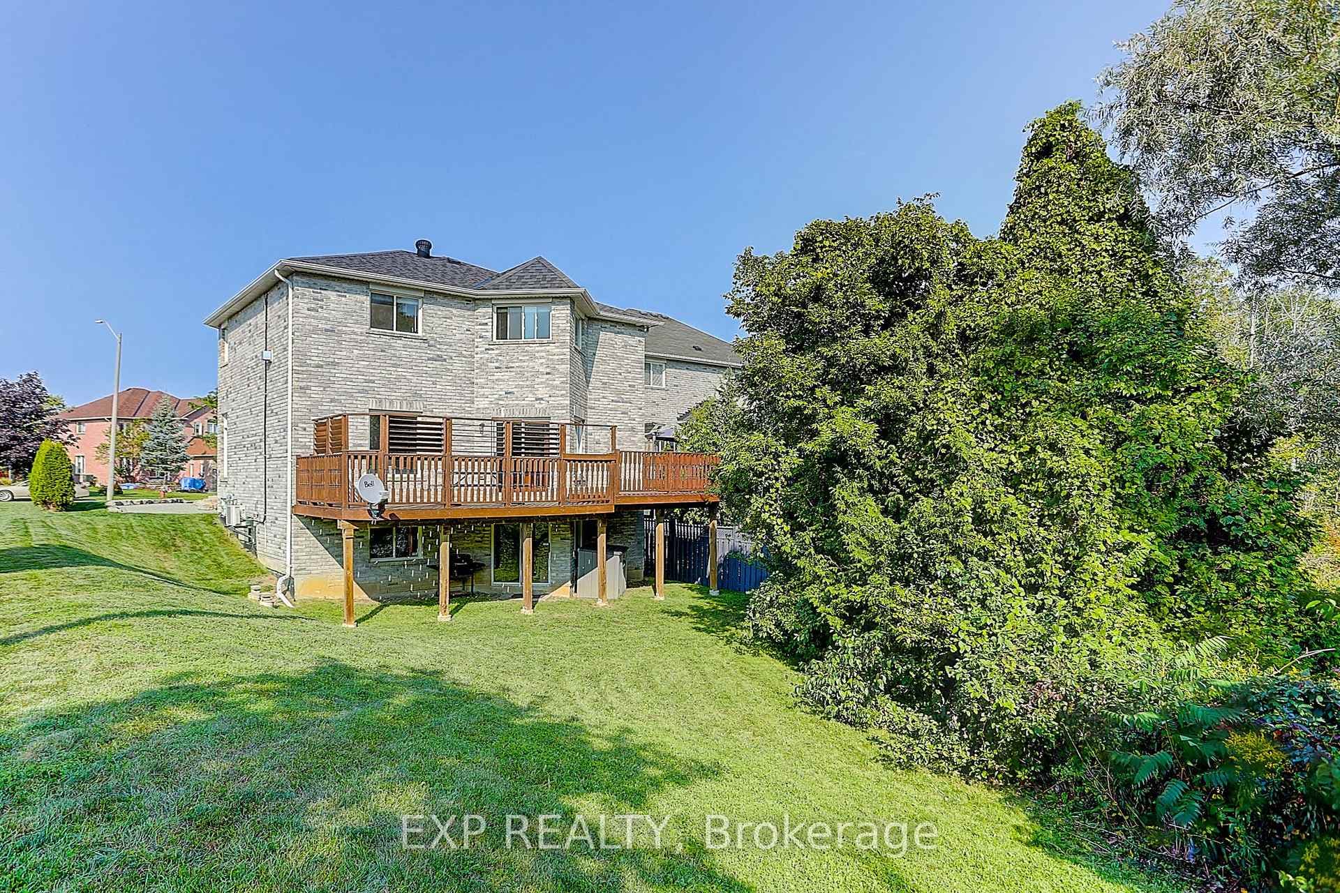 2044 Wilson Street photo 37