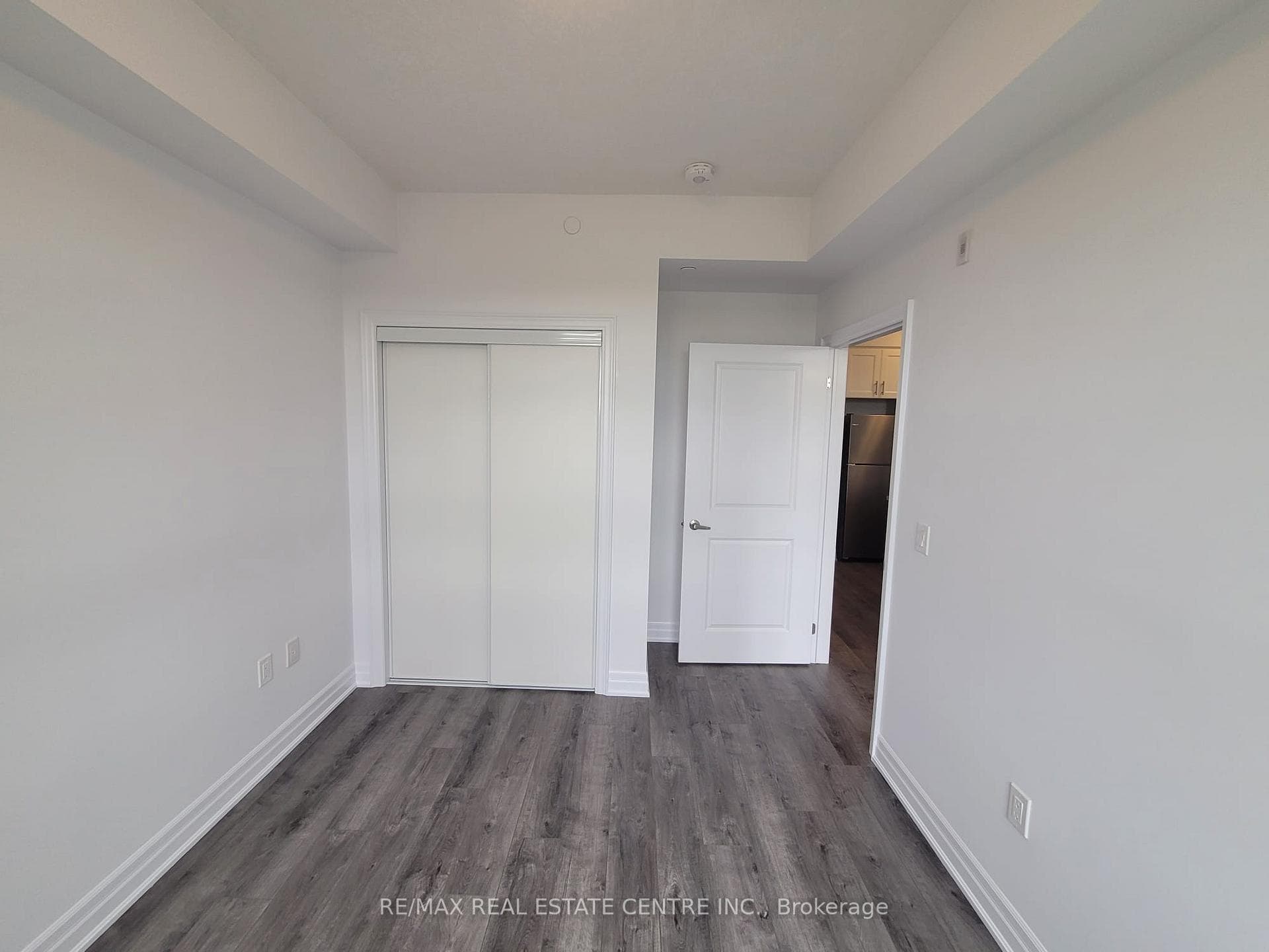 5055 GREENLANE Road Unit 501 photo 15