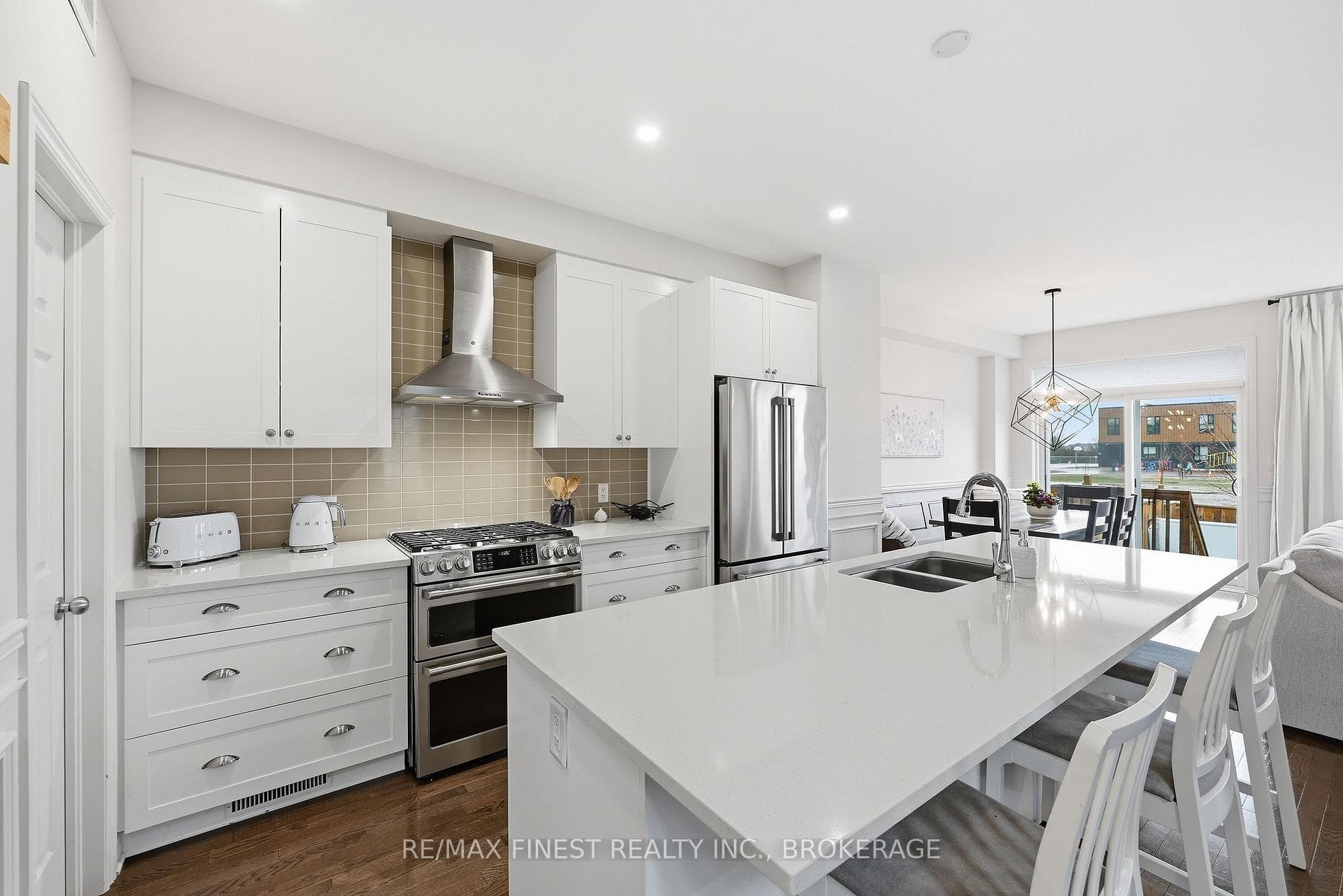 1669 Tenley Drive photo 8