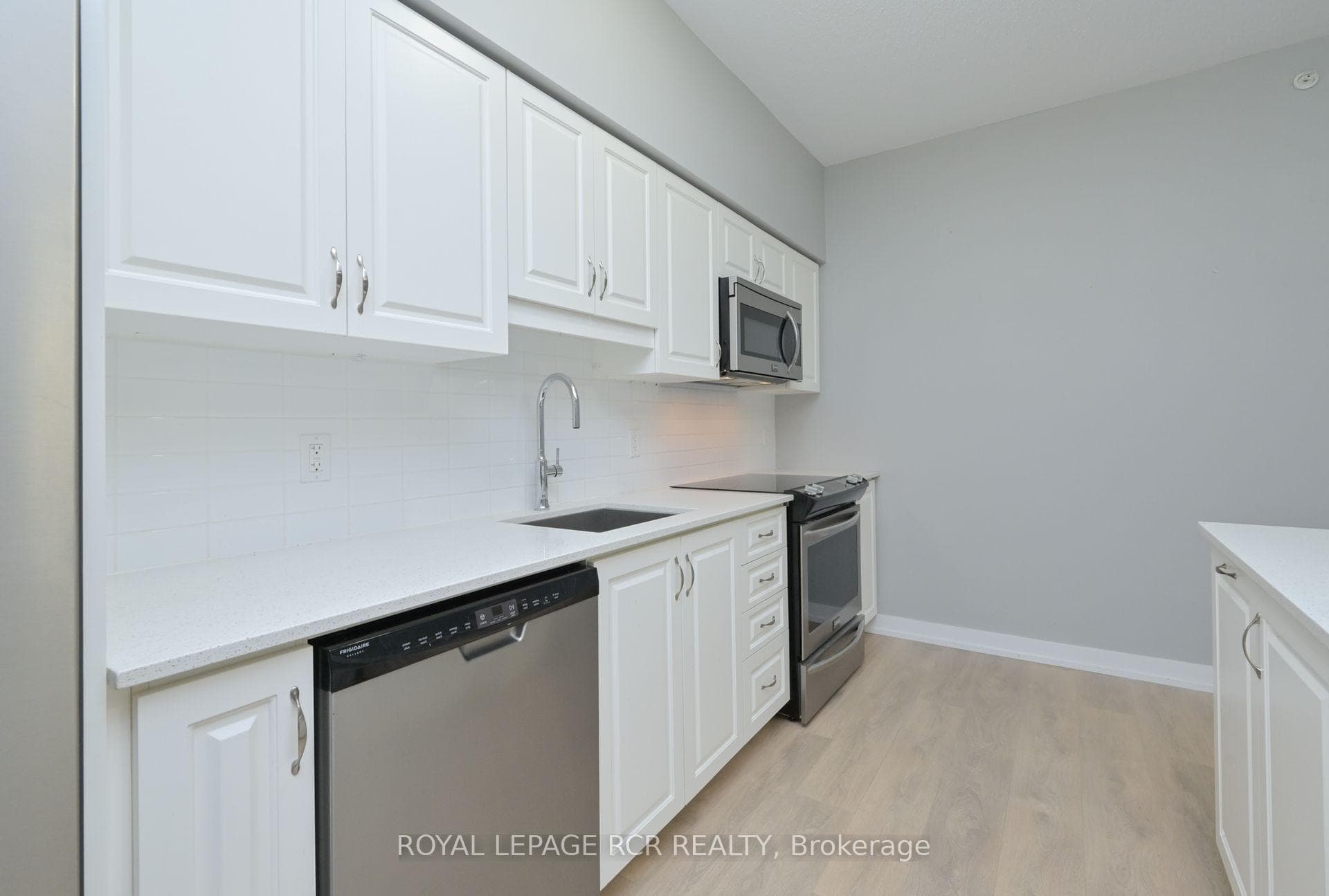 69 Boyne Street Unit 110 photo 8