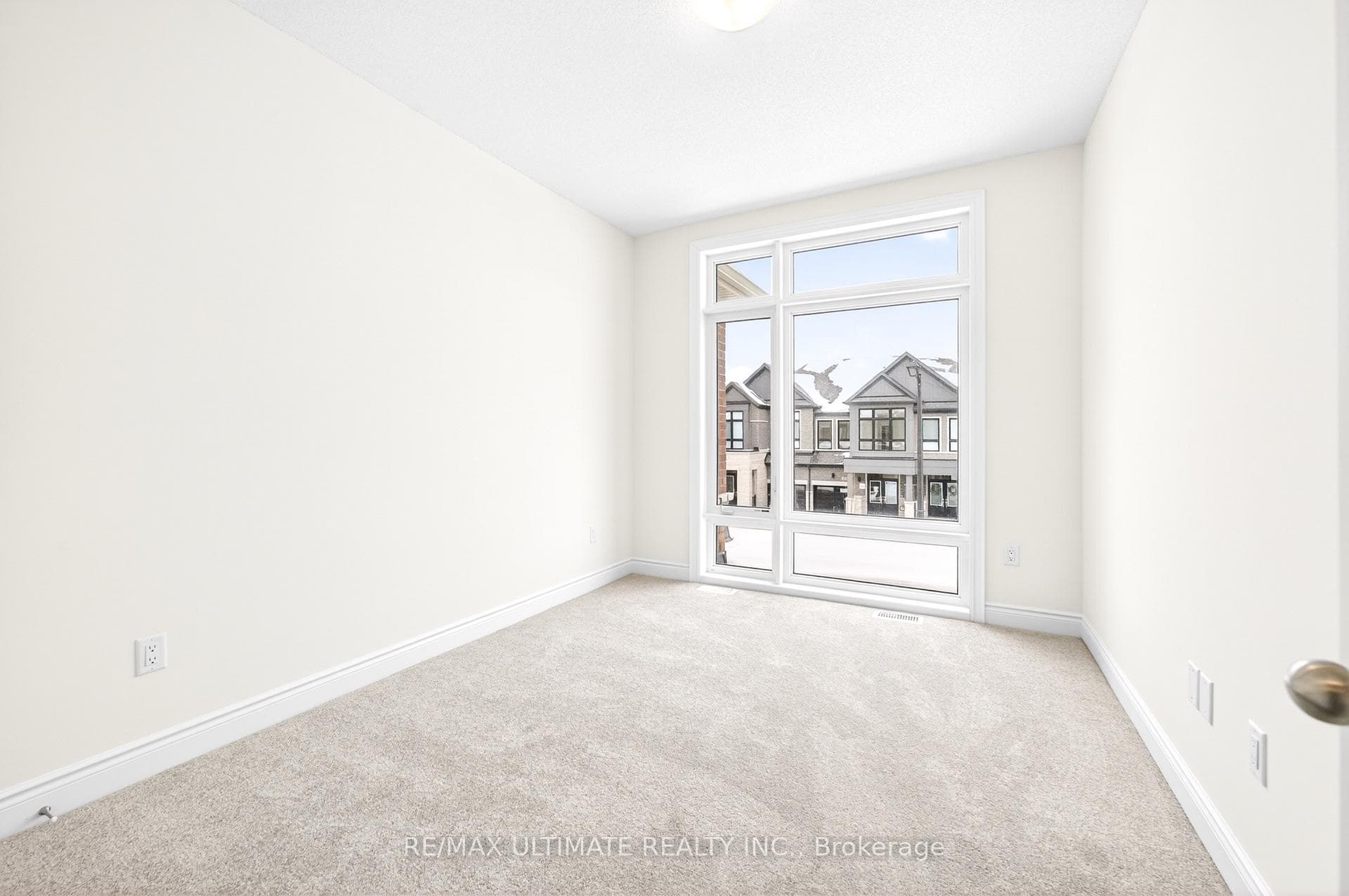 16 Singhampton Road photo 32