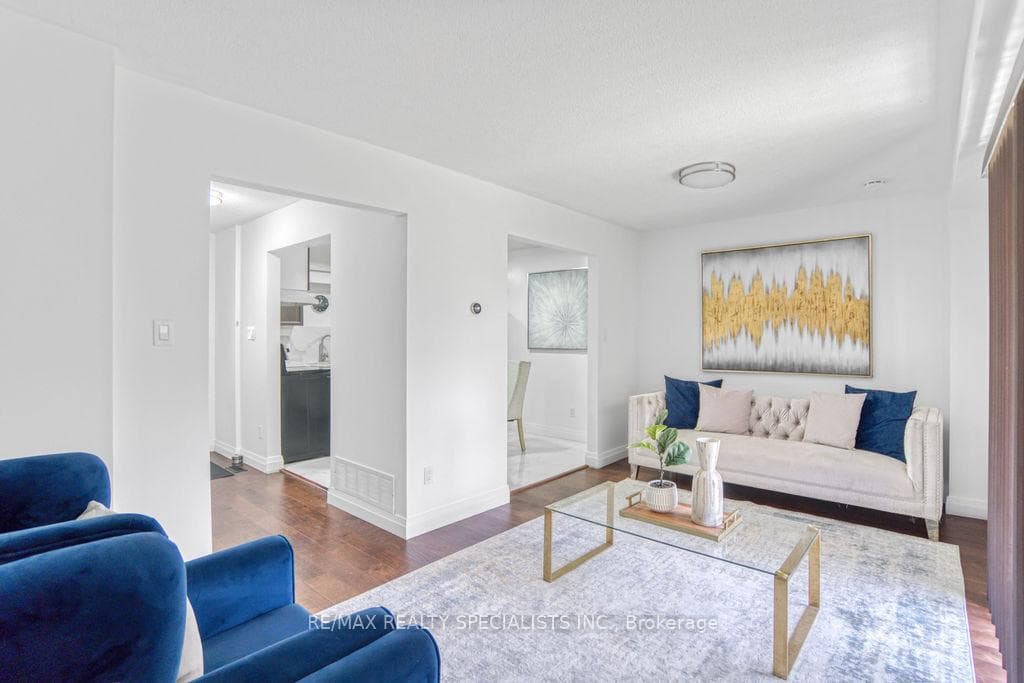 34 Potter Crescent photo 13