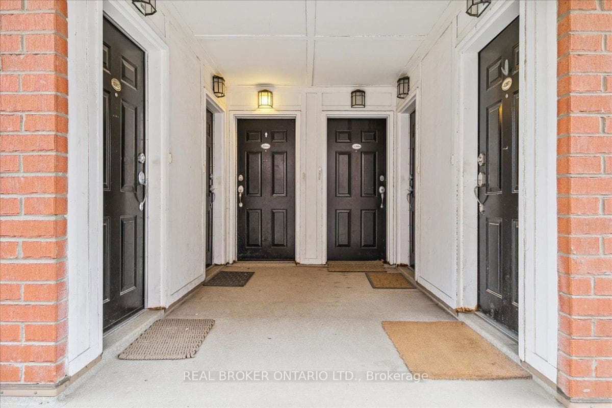 22 Laidlaw Street Unit 1204 photo 18