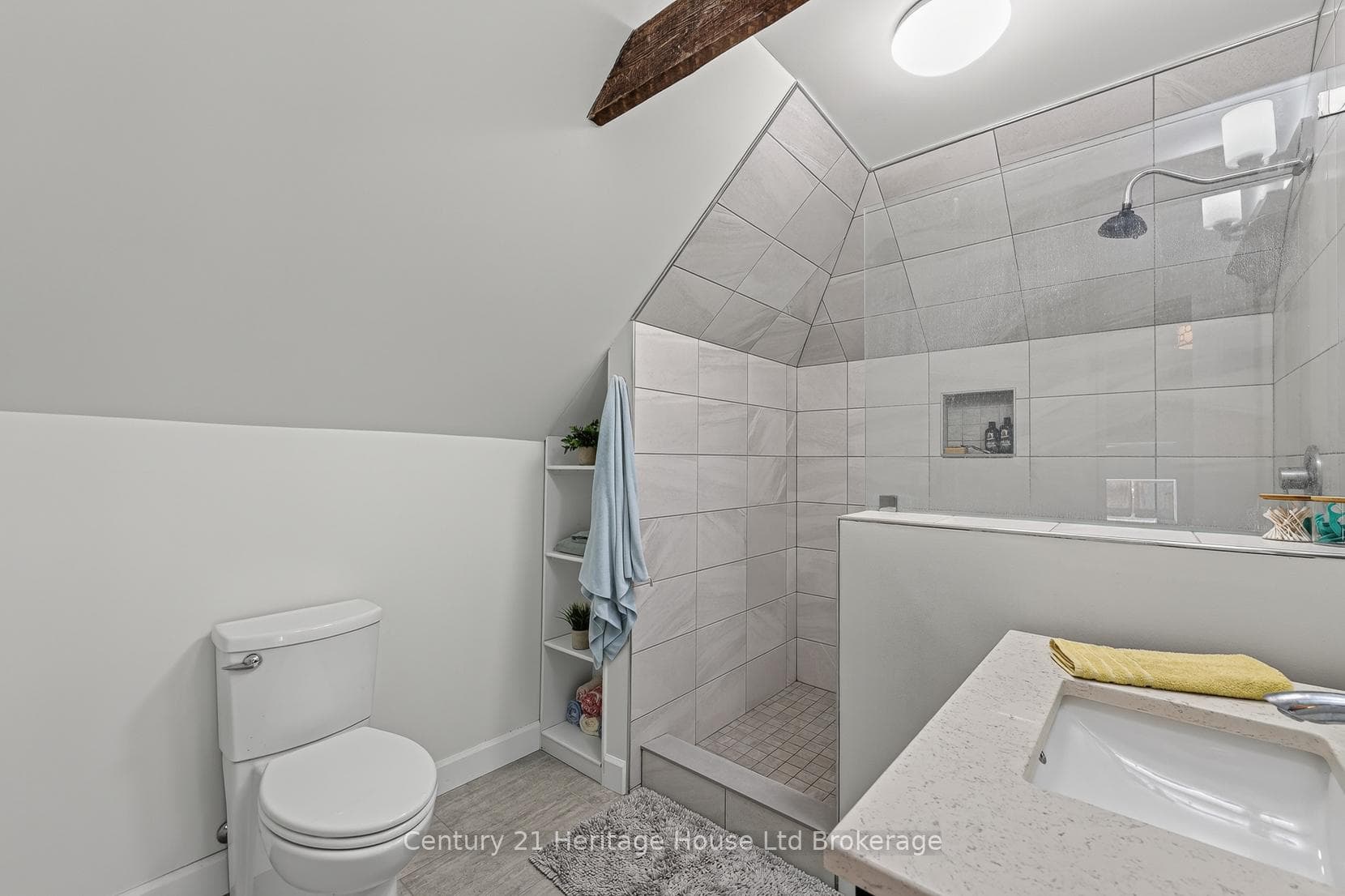 Convenient primary ensuite