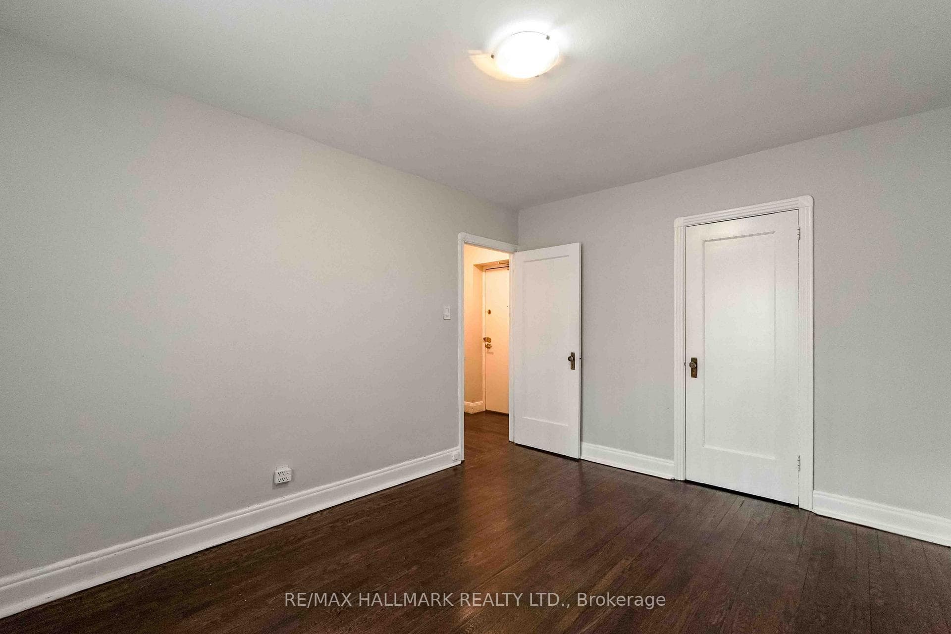 111 Oriole Parkway Unit 105 photo 10