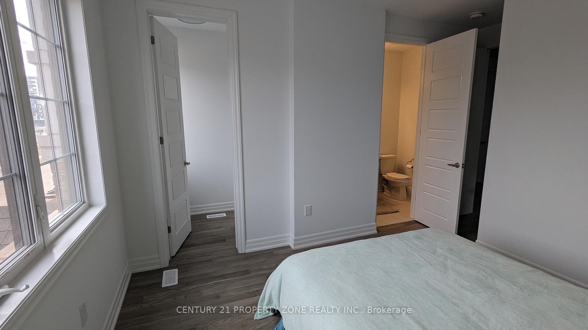 3068 William Cutmore Boulevard photo 23