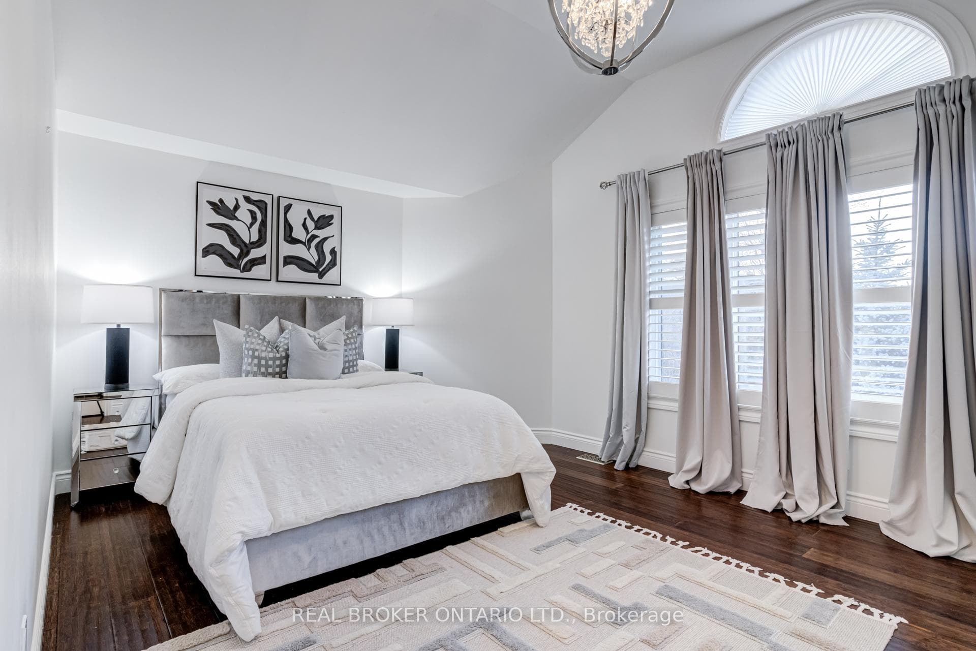 362 Small Crescent photo 17