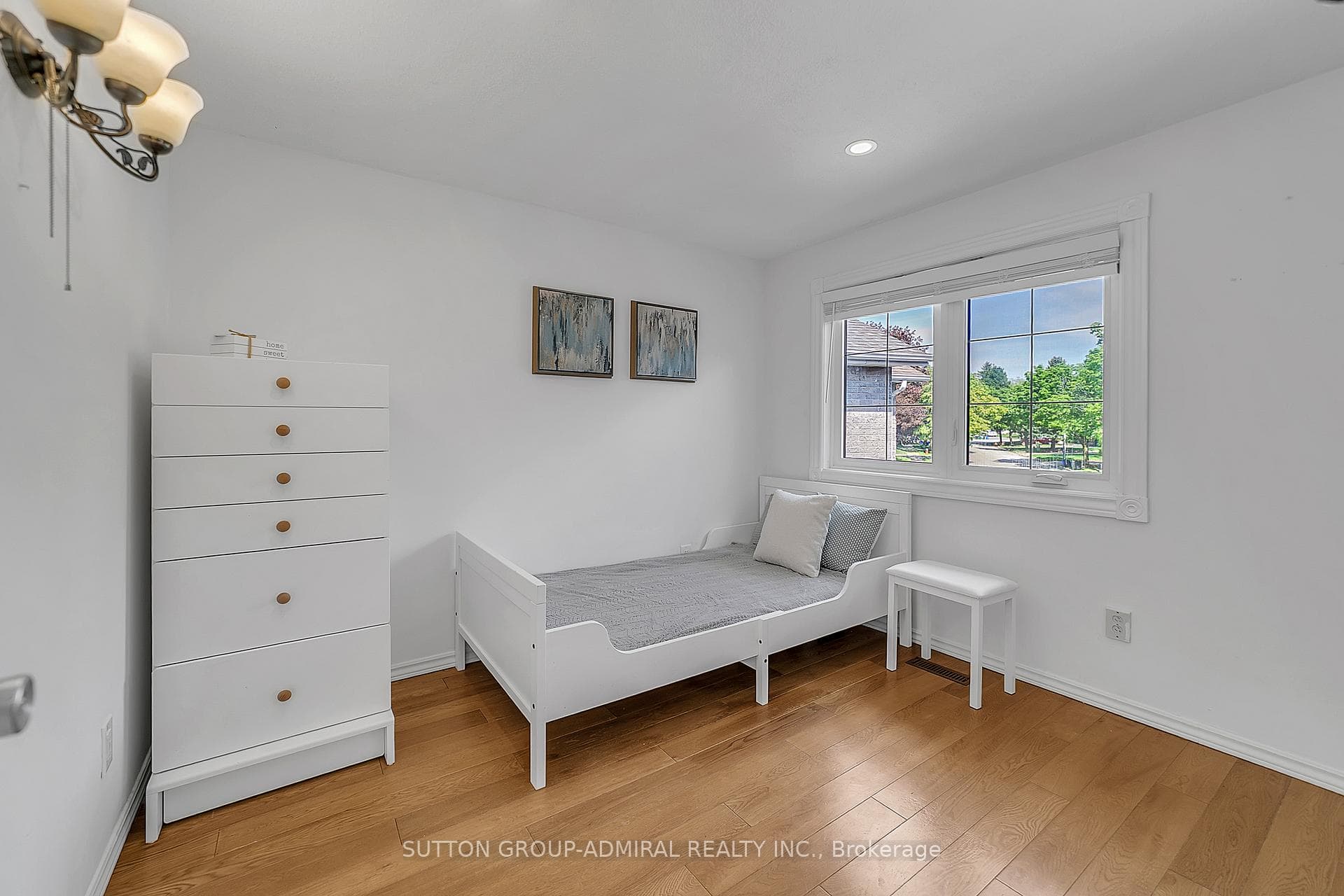 10 Park Lane Circle photo 33