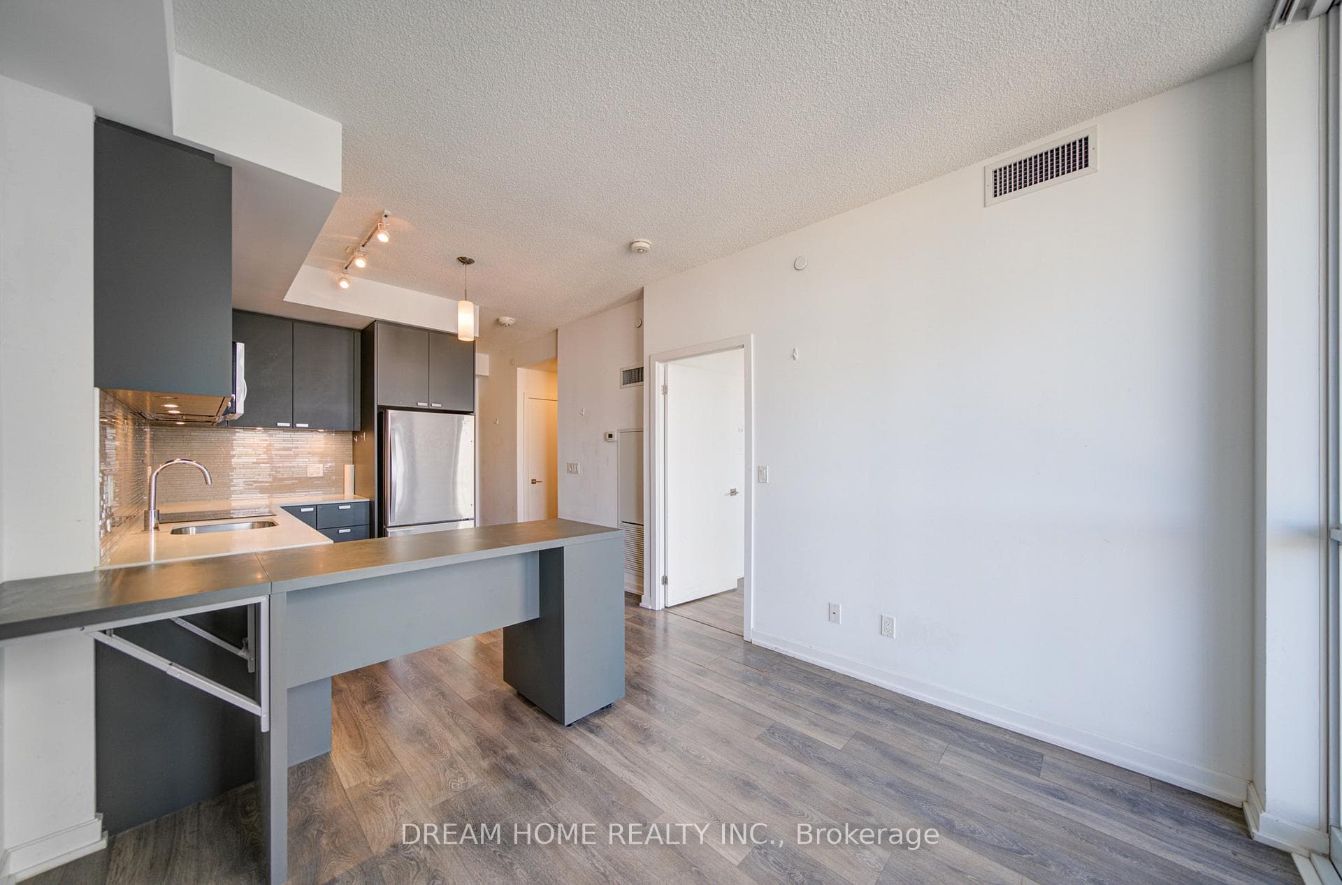 56 Forest Manor Road Unit 2108 photo 25
