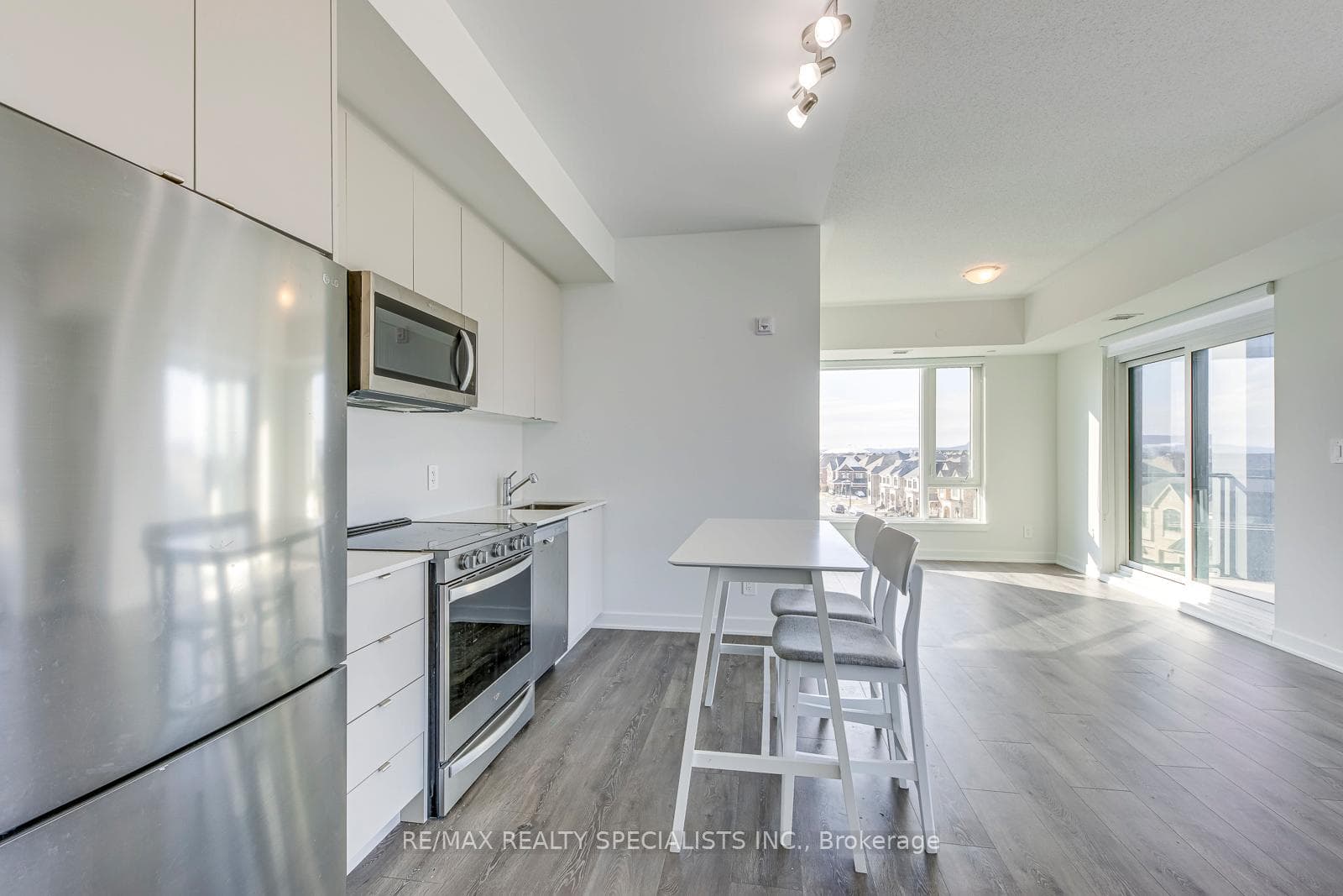 1440 Clarriage Court Unit 417 photo 10