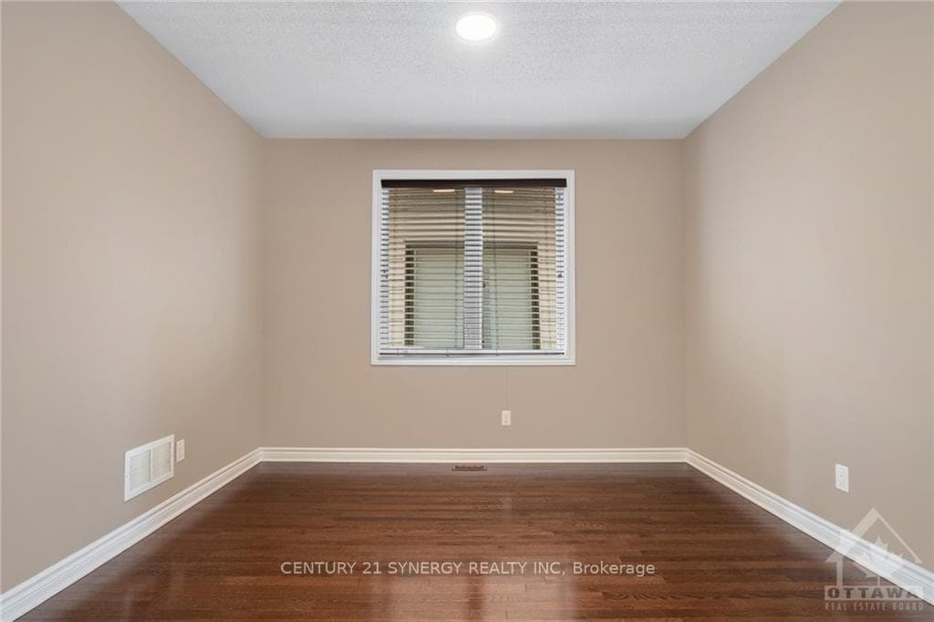 359 NESTLETON Street photo 21