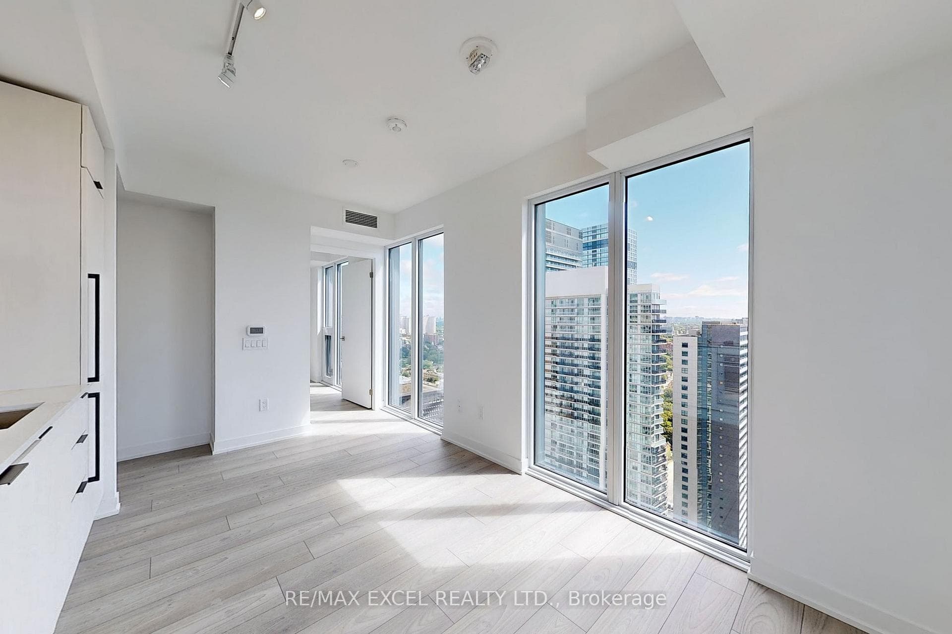 82 Dalhousie Street Unit 3803 photo 9