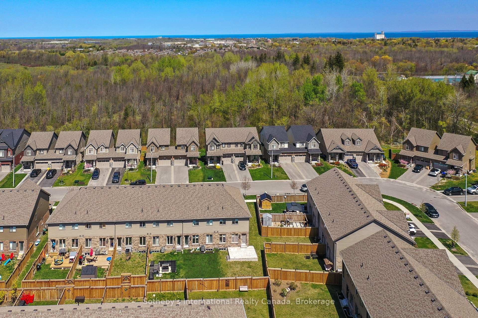 33 Foley Crescent photo 36