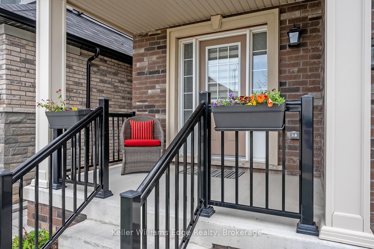 92 Flagg Avenue photo 3