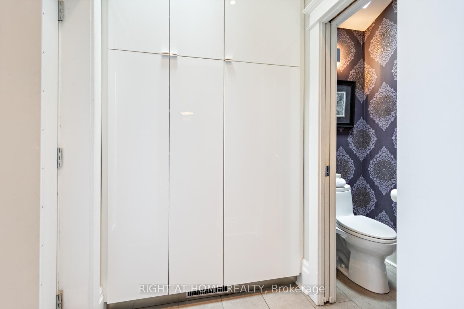 83 Grenadier Road photo 12