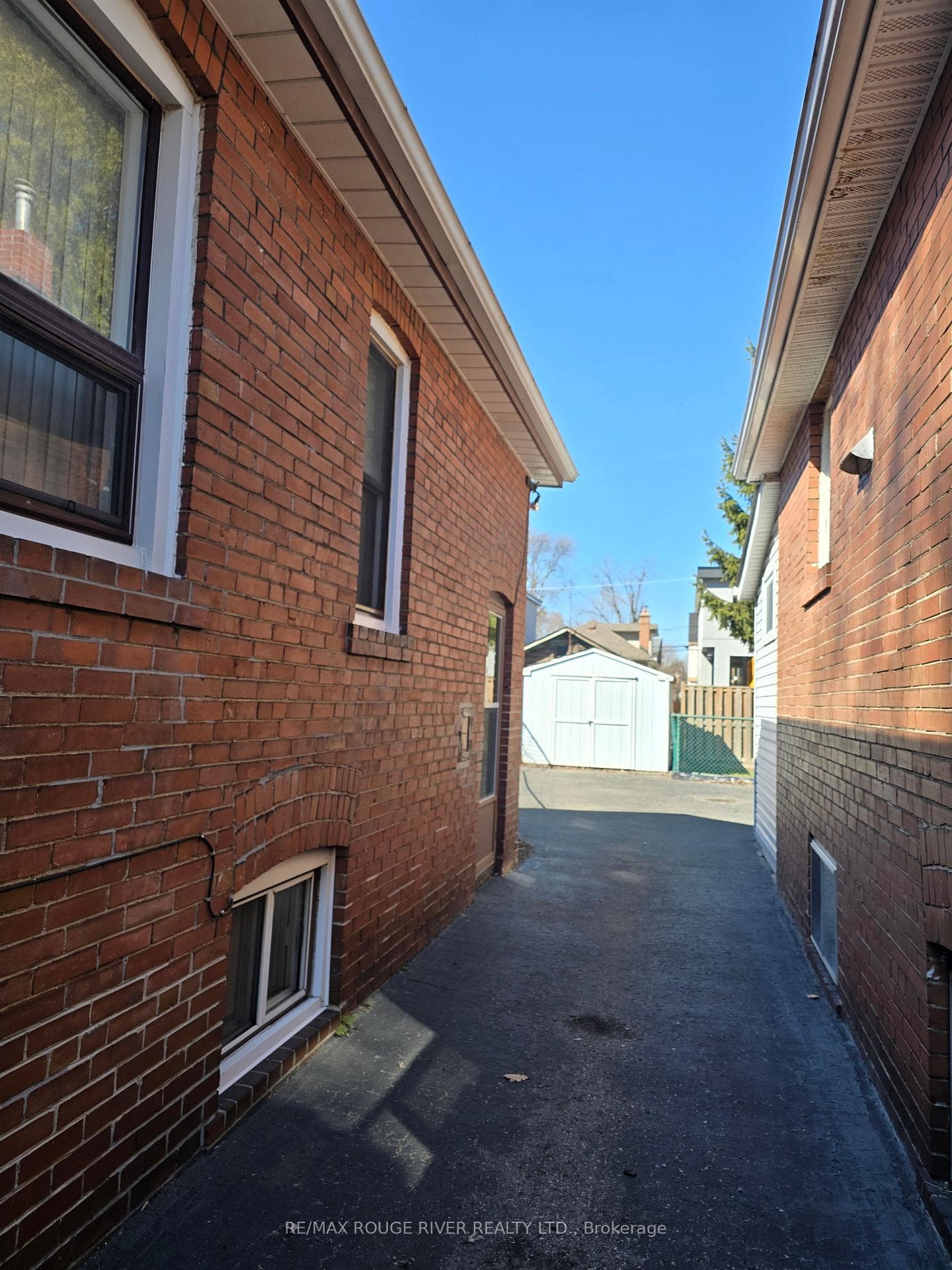 44 Epsom Avenue photo 26