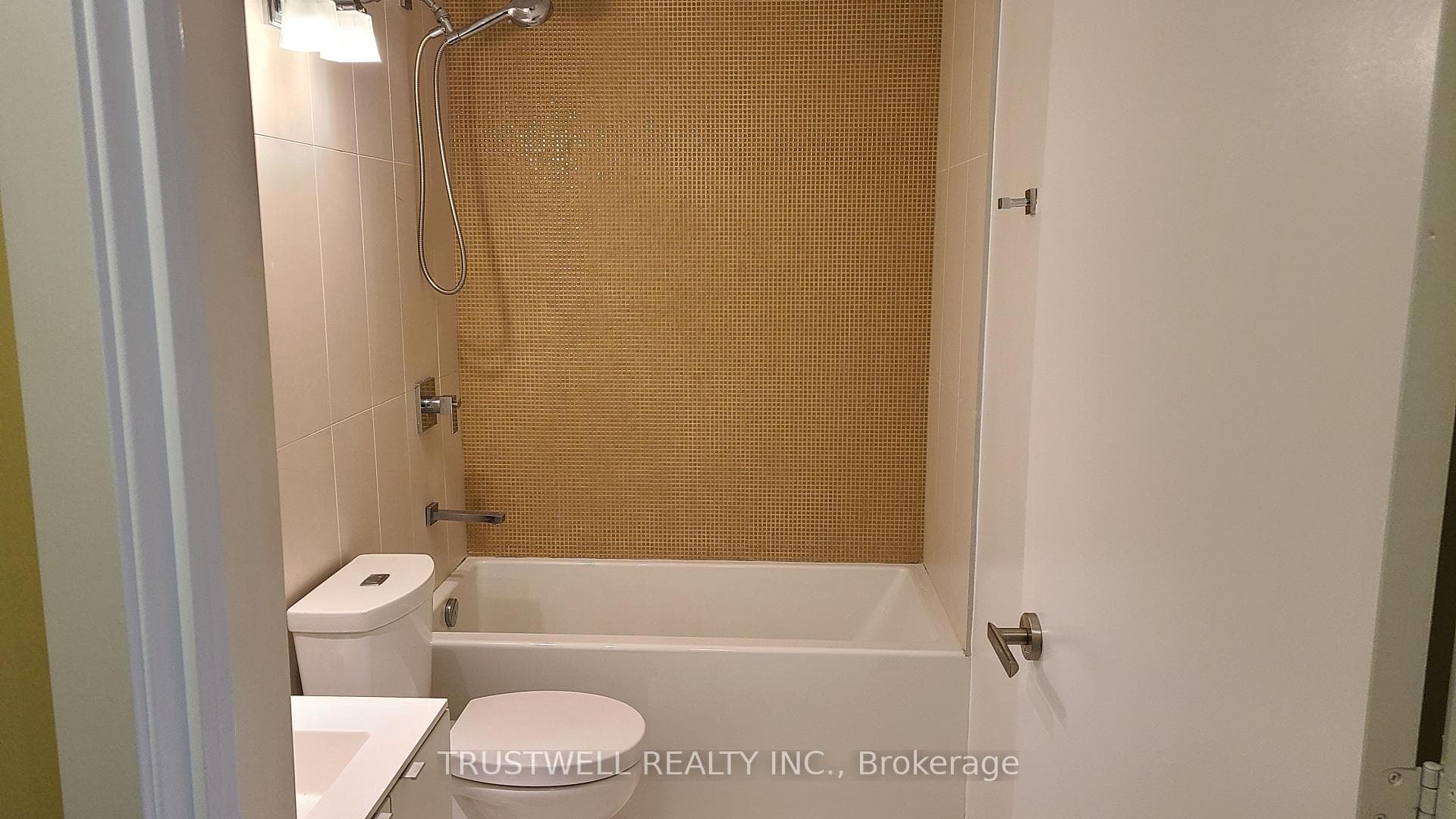 295 Adelaide Street Unit 903 photo 8
