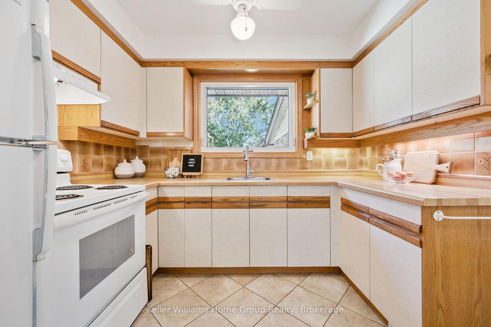 5863 Wellington Road 7 Road photo 16