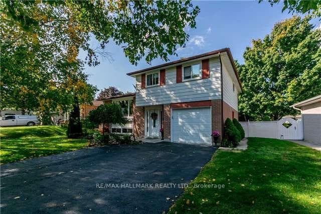 8 Meadowland Avenue Unit Upper Unit photo 1