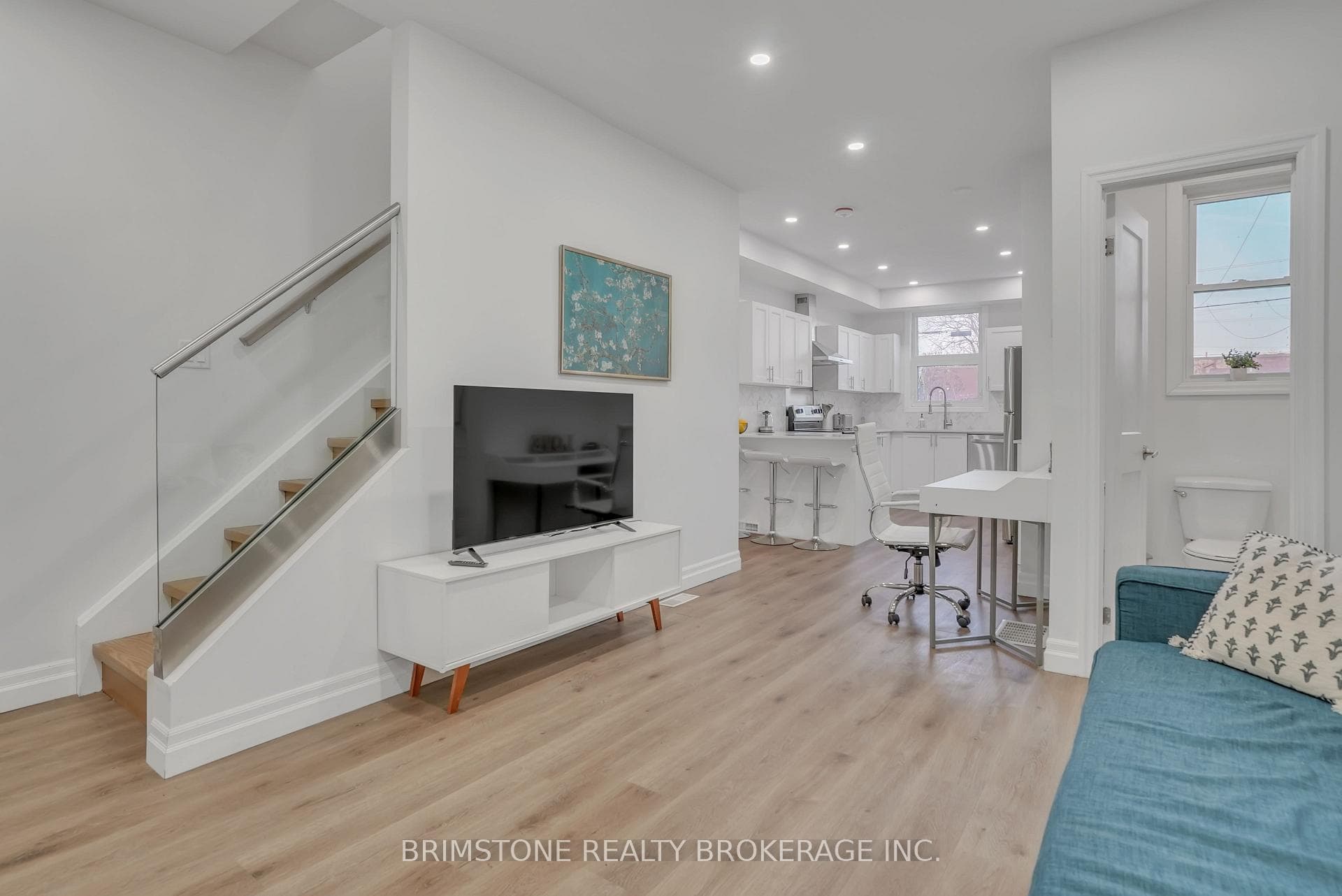 130 Mulock Avenue photo 4