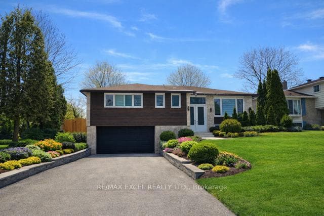 200 Bay Thorn Drive photo 1