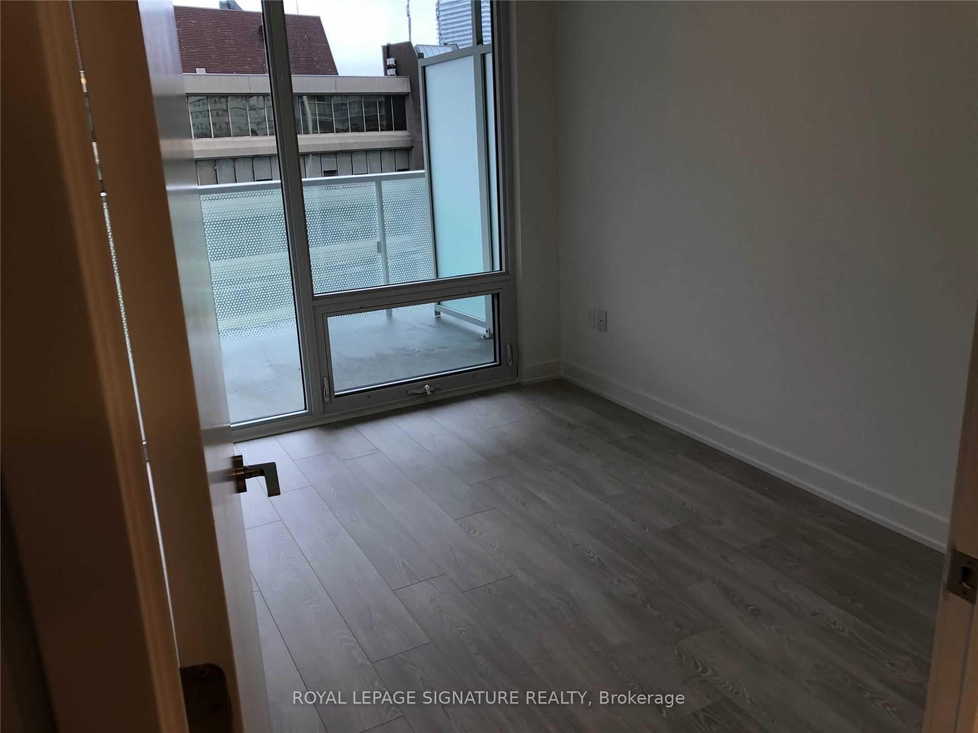 15 Queens Quay Unit 622 photo 9