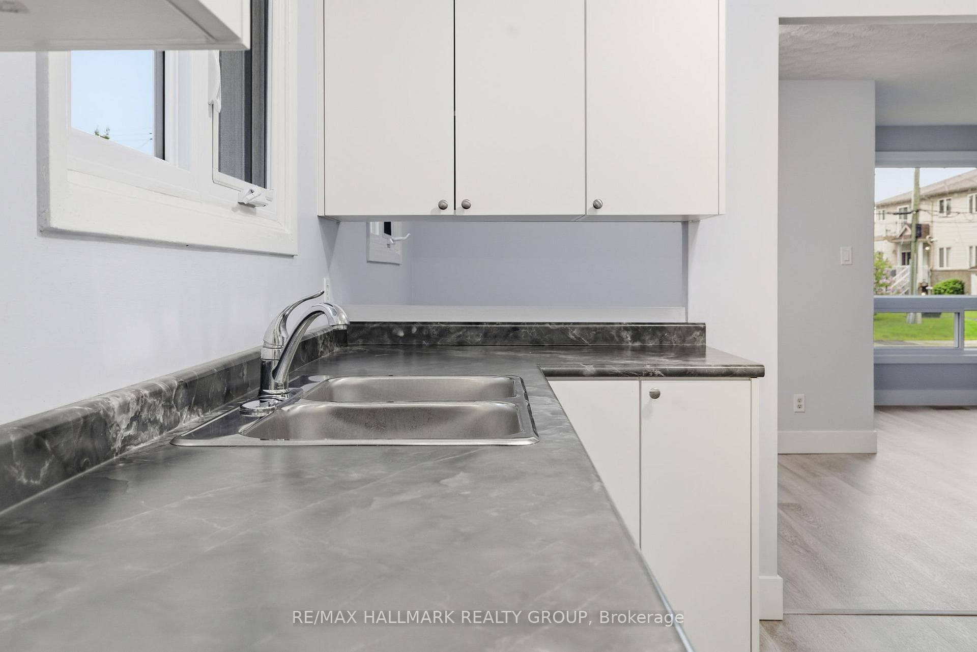 1259 Marenger Street photo 11
