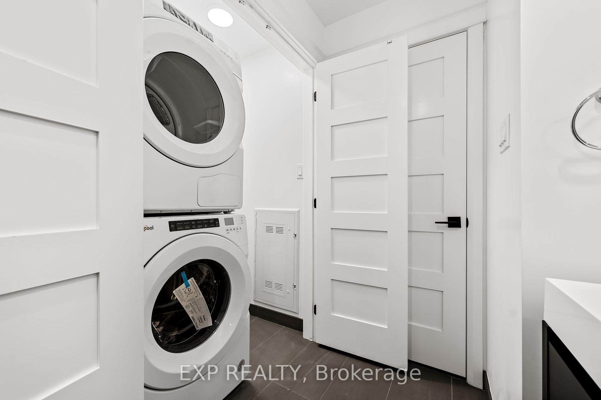 Ensuite Laundry in the main bathroom