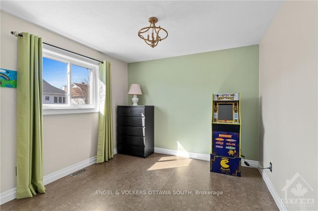 36 AVONMORE Crescent photo 22
