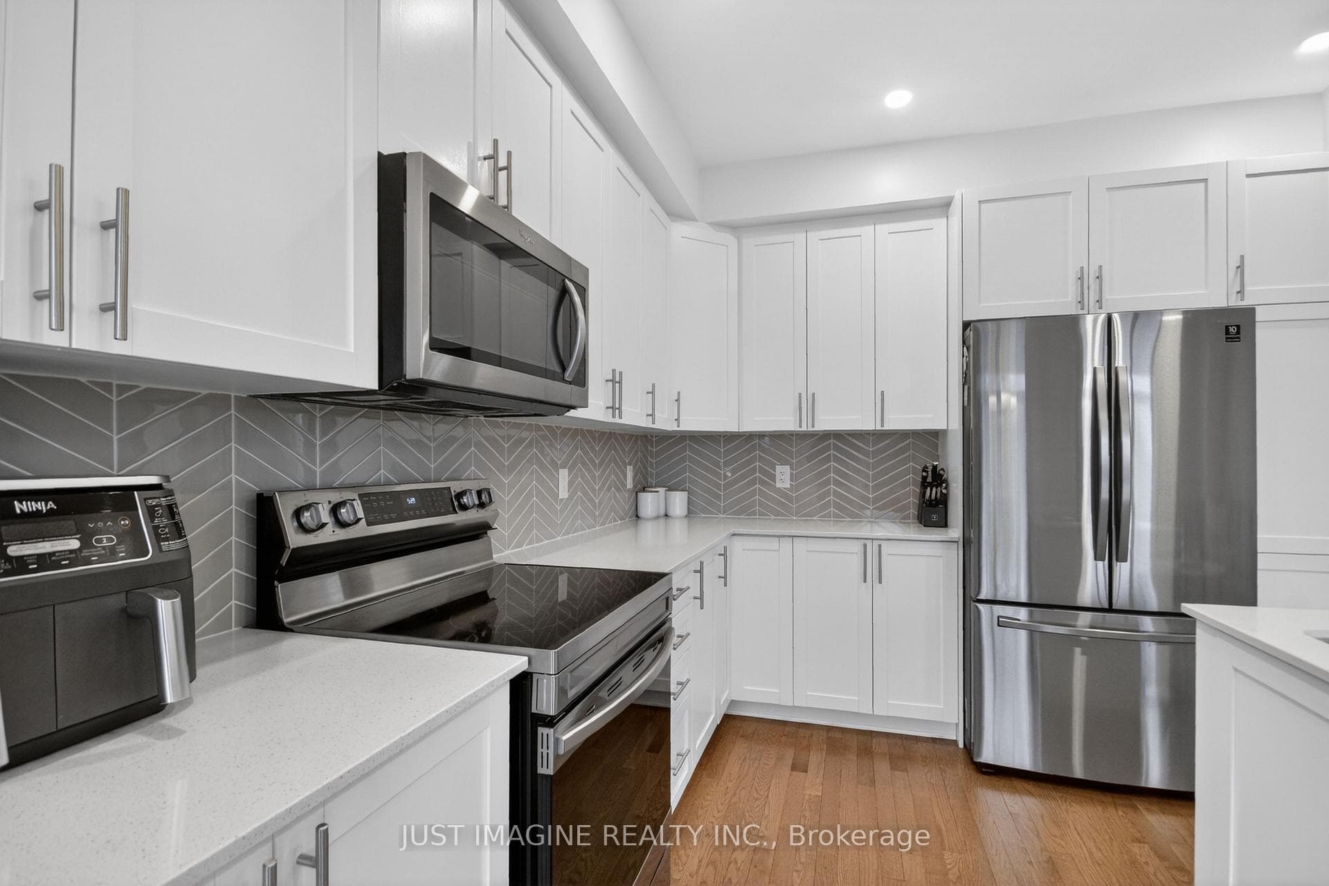 311 Ibanez Walk photo 21