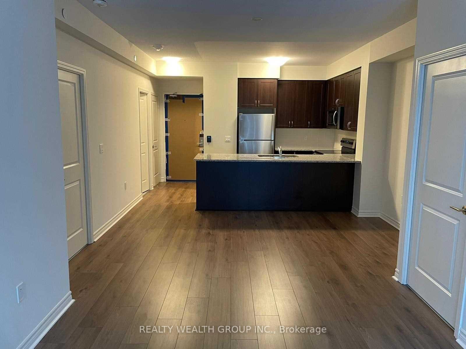 349 Rathburn Road Unit 307 photo 4