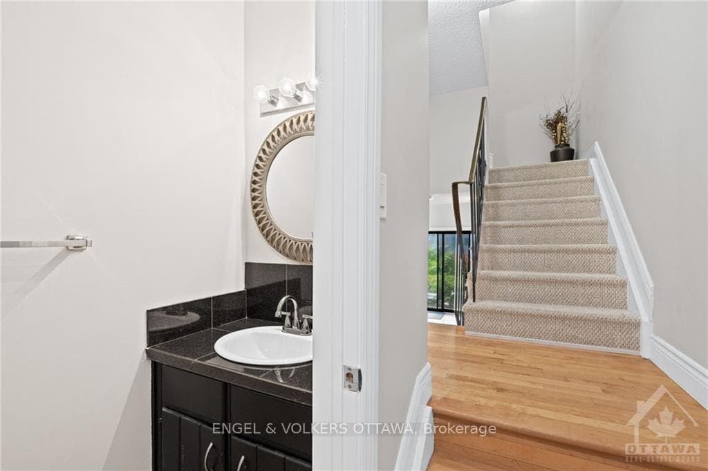 2 BERTONA Street Unit 21 photo 2