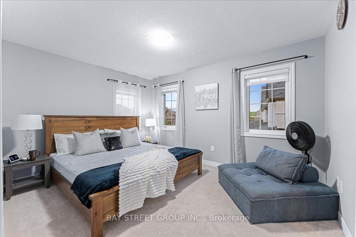 63 Tait Crescent photo 26