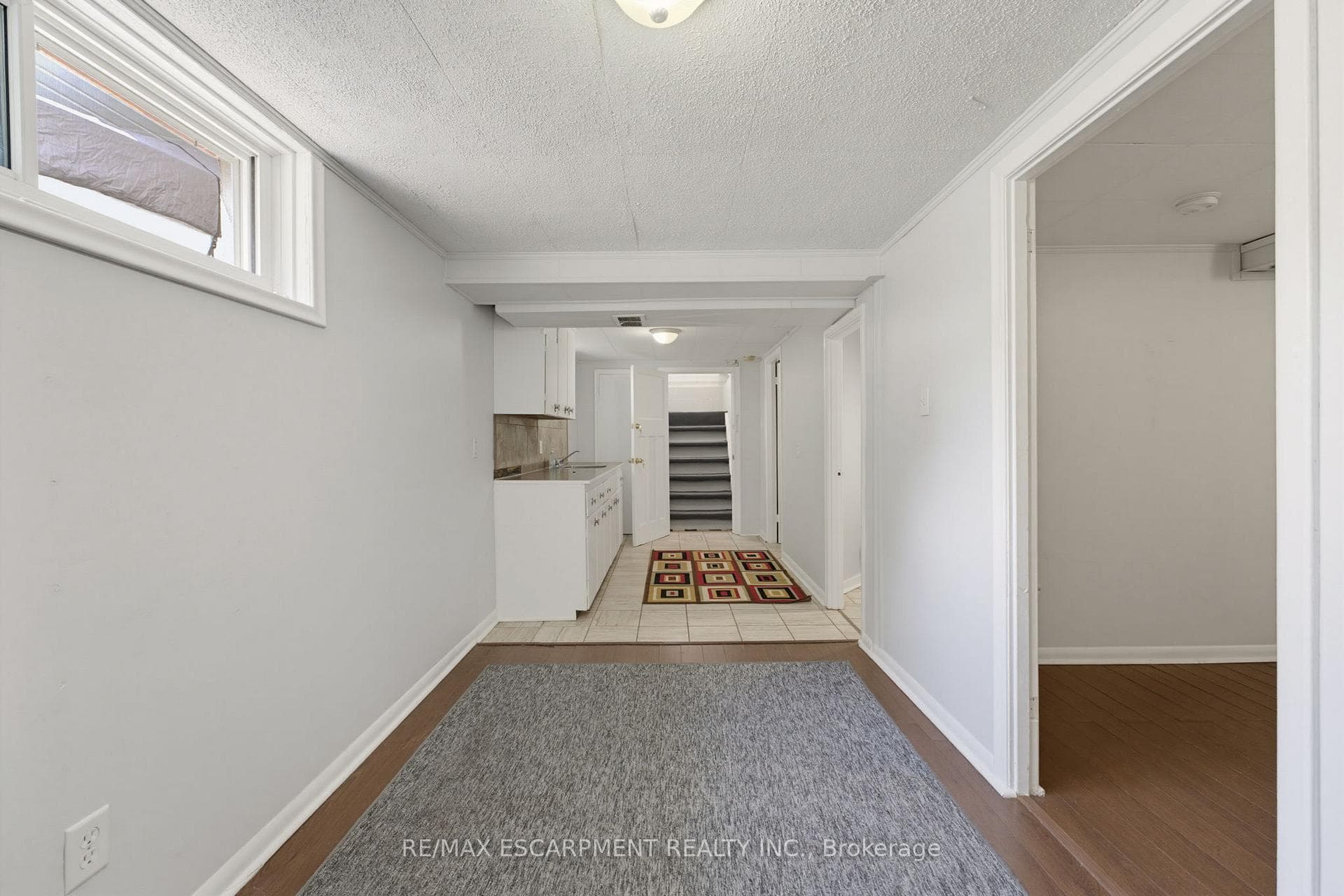 1 Byron Place photo 17