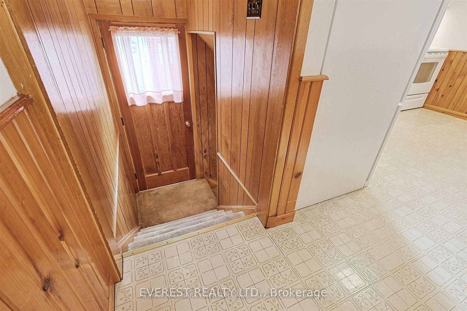 99 Rochman Boulevard photo 13