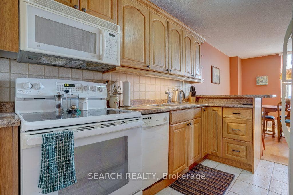 90 Ling Road Unit PH302 photo 8